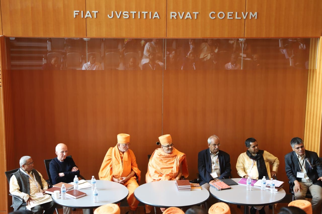 Akshar-Purushottam Darshan Vidvat Goshti with the world’s foremost experts on Sanskrit, including Prof. George Cardona (University of Pennsylvania), Prof. Sadananda Das (University of Leipzig), C. Rajendran (University of Calicut), Staneshwar Timalsina (San Diego State University), Shrikant Bahulkar (Bhandarkar Oriental Research Institute), and Bhadreshdas Swami discussed, among other things, the impact of the Akshar-Purushottam Darshan.